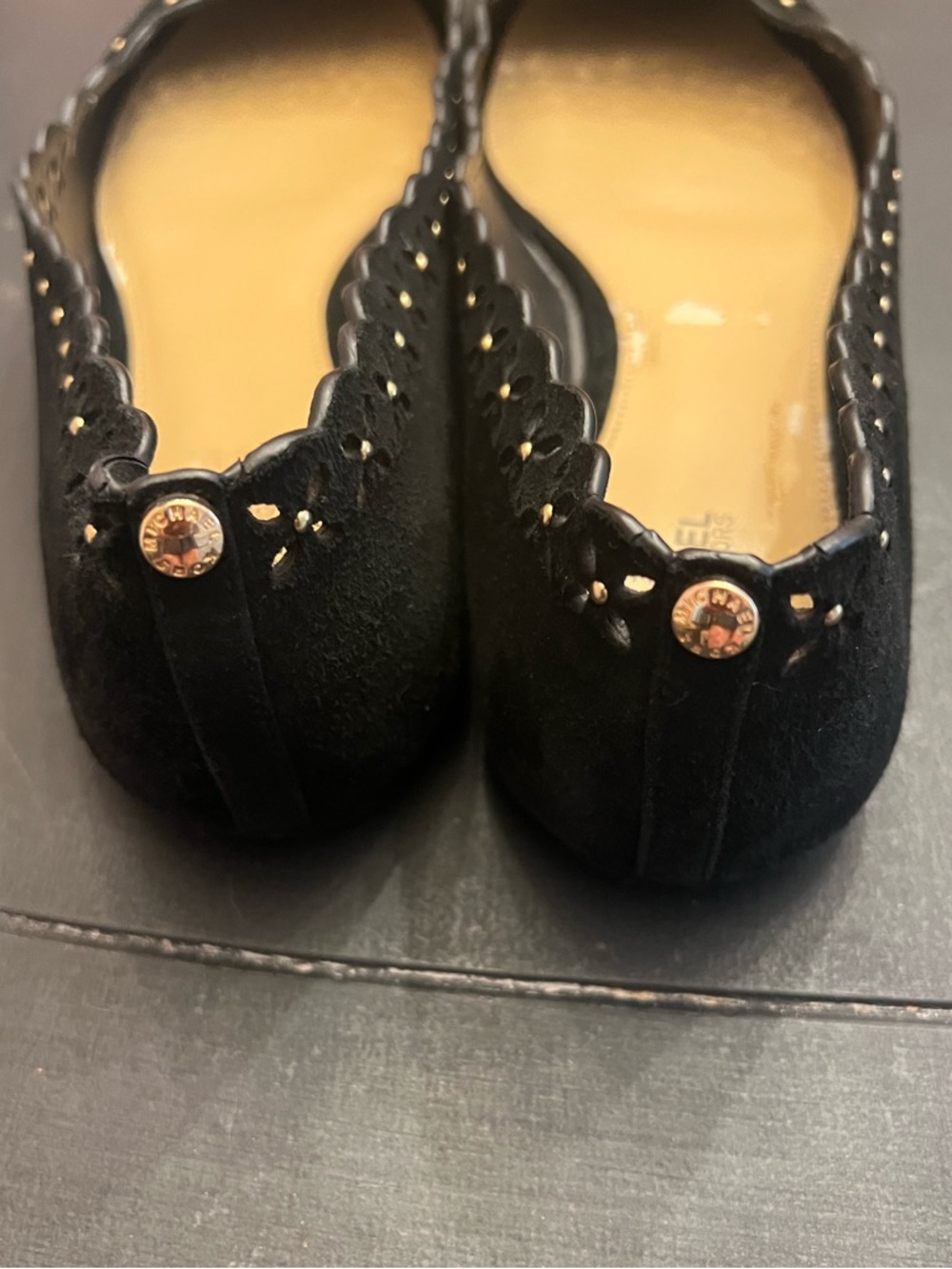 UGC Michael Kors Black Faux Suede Scalloped Laser-Cut Ballet Flats - Picture 3 of 4